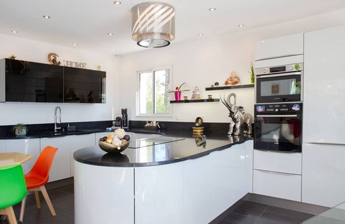 Sollies Pont Villa | BEAUTIFUL MODERN VILLA WITH POOL AND EXOTIC GARDEN IN SOLLIES-PONT NOUVELLE HOTE