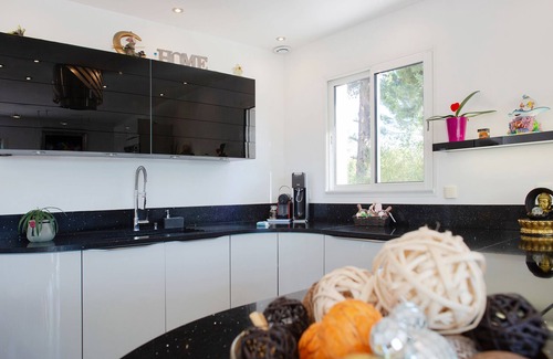 Sollies Pont Villa | BEAUTIFUL MODERN VILLA WITH POOL AND EXOTIC GARDEN IN SOLLIES-PONT NOUVELLE HOTE