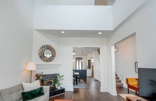 West Side Casa | Beautiful Modern Victorian Home with unique private rooms