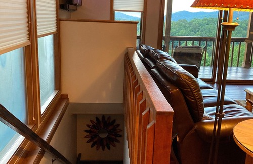 Burnsville Casa | Beautiful Mount Mitchell Home - Stunning views, decks & hot tub & endless hikes