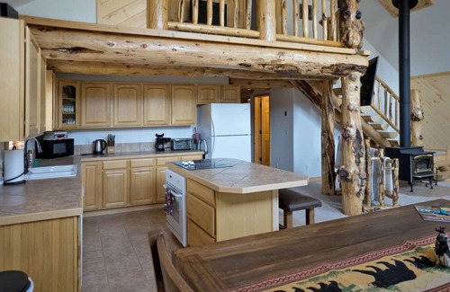 South Fork Casa | Beautiful Mountain Cabin w/ Wraparound Deck/Private Washer/Dryer/Free WiFi