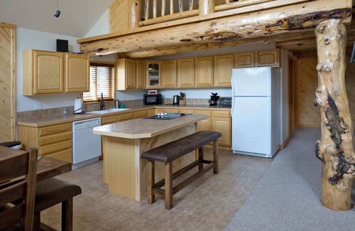 South Fork Casa | Beautiful Mountain Cabin w/ Wraparound Deck/Private Washer/Dryer/Free WiFi
