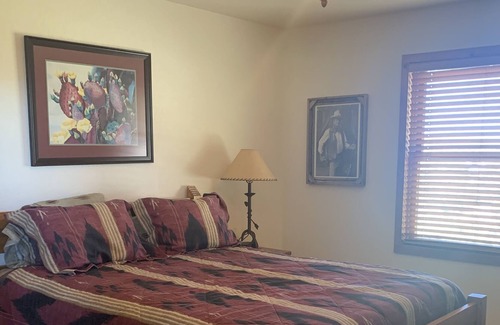 Springerville Otro | Beautiful mountain getaway with hot tub and game room.