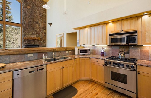 Columbine Lake Casa | Beautiful Mountain Home on Columbine Lake - Hot Tub - 1 mile to Purgatory