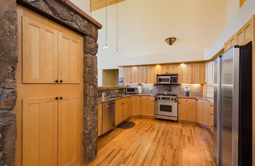 Columbine Lake Casa | Beautiful Mountain Home on Columbine Lake - Hot Tub - 1 mile to Purgatory