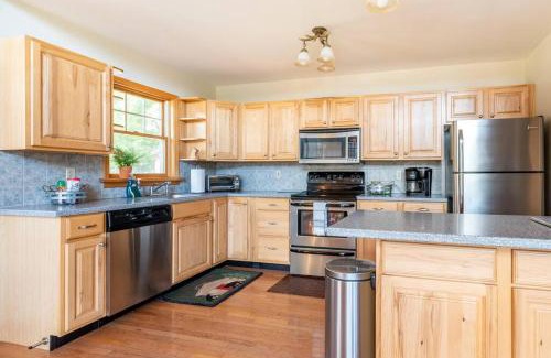 Hunter Casa | Beautiful mountain home with gorgeous meadow views