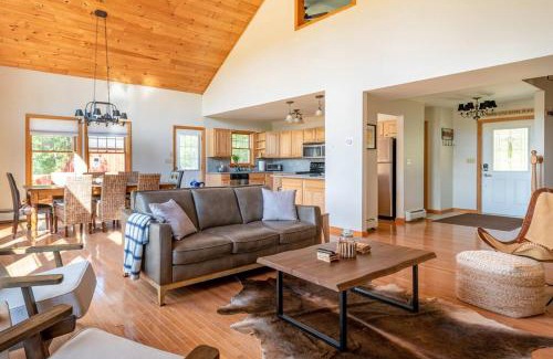 Hunter Casa | Beautiful mountain home with gorgeous meadow views