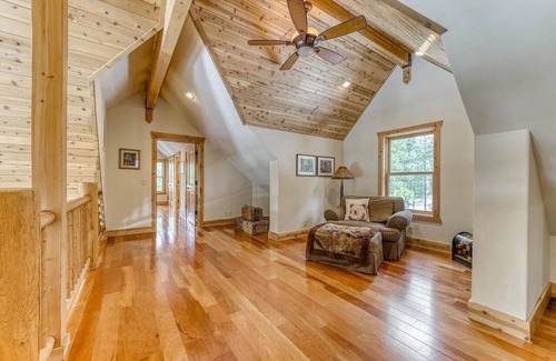 Whitehawk Casa | Beautiful mountain log home located near world famous hiking, skiing and golfing