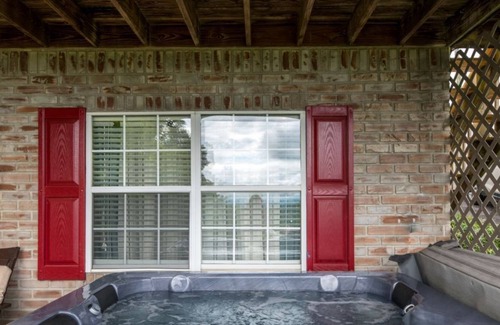 Kodak Apartamento | Beautiful Mountain View Place w Exclusive Hot Tub