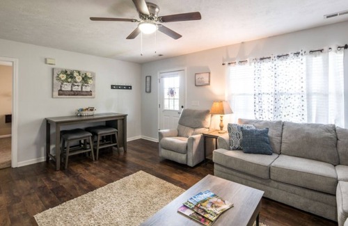Kodak Apartamento | Beautiful Mountain View Place w Exclusive Hot Tub