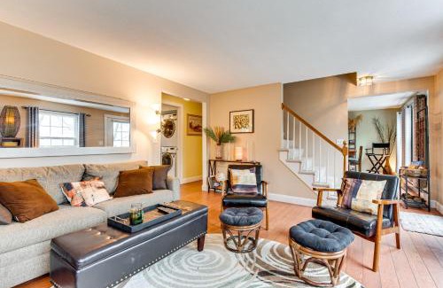Kennebunk Casa | Beautiful Mousam River Retreat Hot Tub and Kayaks!