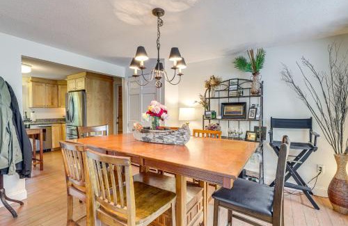 Kennebunk Casa | Beautiful Mousam River Retreat Hot Tub and Kayaks!