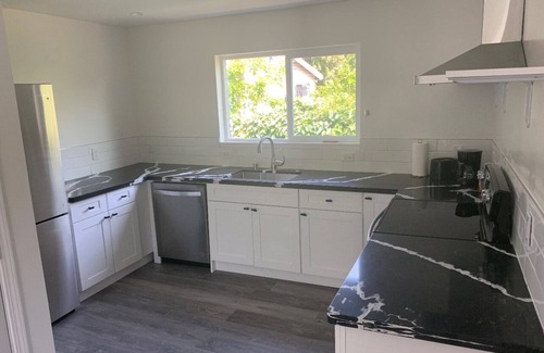 Stockton Casa | Beautiful New 2/2 GuestHouse