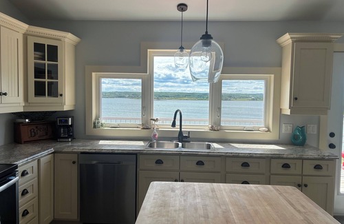 Tracadie Casa | Hermosa casa de 5 dormitorios frente al mar con más de 3000 metros cuadrados. Ft de espacio vital!