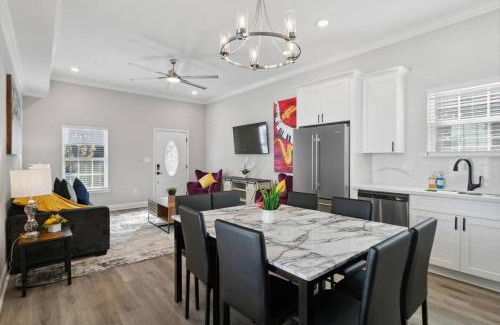 Tulane - Gravier Casa | Beautiful NEW 5BR Home with outdoor seating