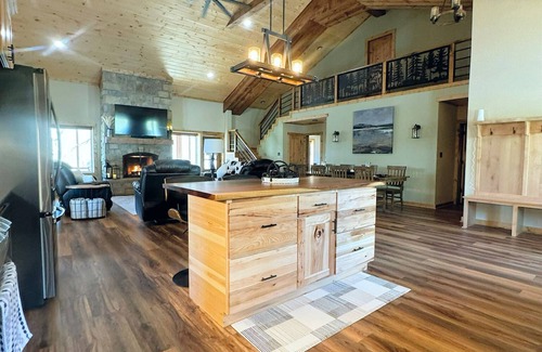Mount Ida Casa | Beautiful new barndominium close to lake Ouachita, caddo river and camp ozark.