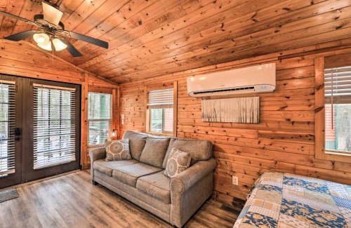 New Bern Apartamento | Beautiful New Bern Studio Cabin with Fire Pit!