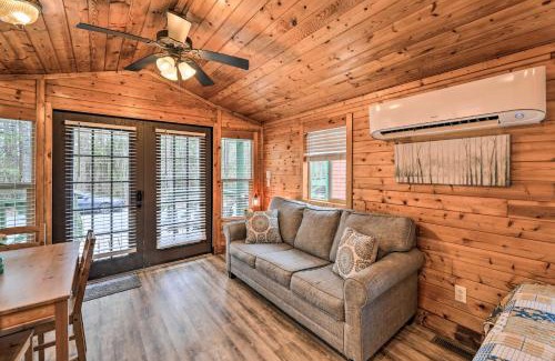 New Bern Apartamento | Beautiful New Bern Studio Cabin with Fire Pit!