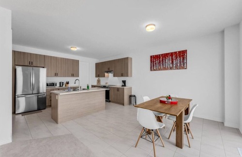 Centre Wellington Casa | Beautiful New Build by Elora