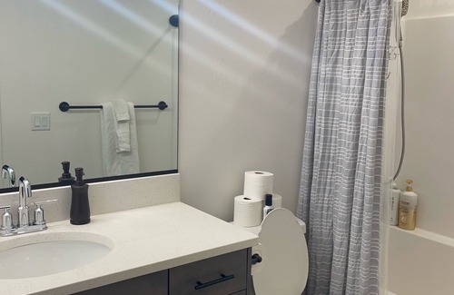 Idaho Falls Casa | Beautiful new build with everything your family needs! (Pet Friendly)