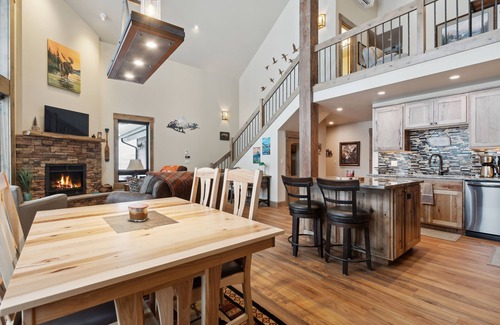 Kalispell Chalet De Esquí | Beautiful, new chalet centrally located to all major attractions in the valley!