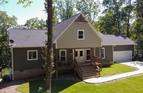 Salem Casa | Beautiful new construction in Turtle Head community on Lake Keowee