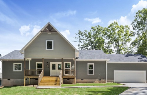 Salem Casa | Beautiful new construction in Turtle Head community on Lake Keowee
