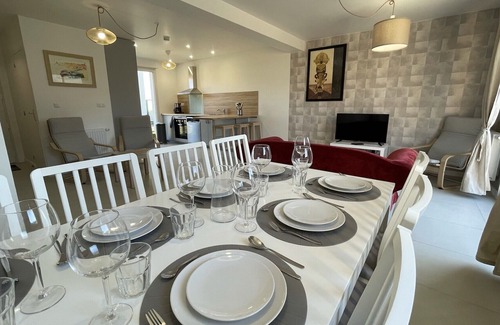 Esvres Casa | Beautiful new house, 10 minutes from Chambray-lès-Tours