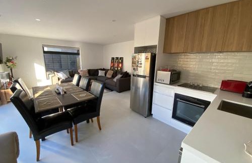 Safety Beach Casa | Beautiful New Holiday Place 5 Mins To Beach With Kitchen And Office Nook