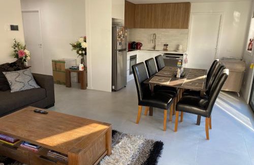 Safety Beach Casa | Beautiful New Holiday Place 5 Mins To Beach With Kitchen And Office Nook