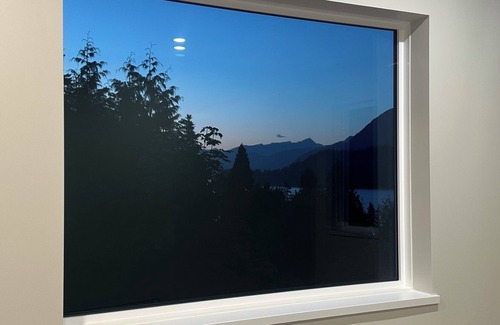 West Porpoise Bay Casa | Beautiful new home in the heart of Sechelt with ocean and mountain views.