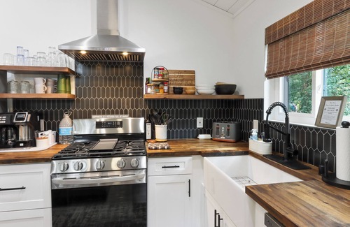Elkhorn Casa | Beautiful new home in Elkhorn, at Lake Wandawega.