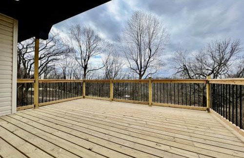 Maud Casa | Beautiful NEW Ranch Home with a large deck and games