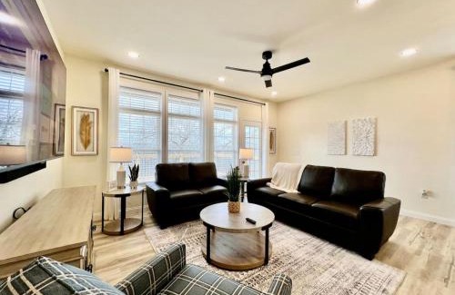 Maud Casa | Beautiful NEW Ranch Home with a large deck and games
