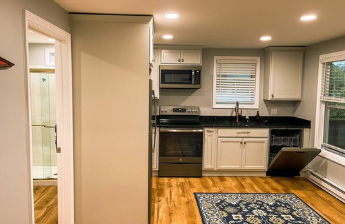Lake Placid Apartamento | Beautiful NEW Spacious 1st Floor Apartment Close to Restaurants