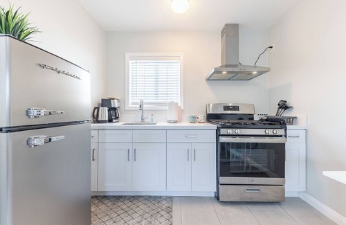 Mayflower Village Casa | Beautiful New Studio In Arcadia With Kitchen-C