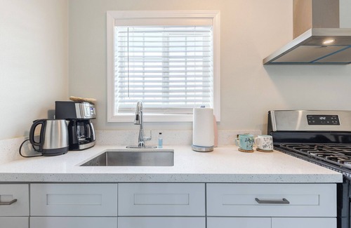 Mayflower Village Casa | Beautiful New Studio In Arcadia With Kitchen-C