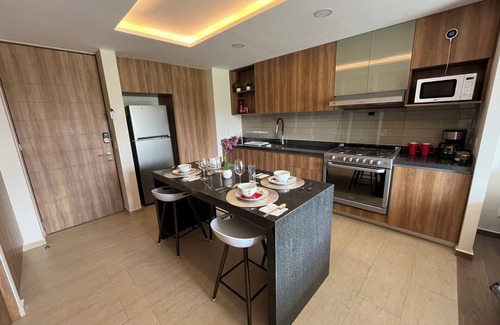 El Marques Apartamento | Beautiful New Suite (2 Queen Beds) Extra Clean