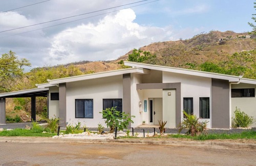 Coco Casa | Beautiful newily built home close to Playas del Coco and Playa Ocotal