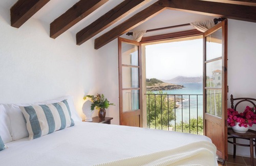 Mal Pas-Bon Aire Villa | Beautiful newly refurbished Majorcan house with direct access to the sea.