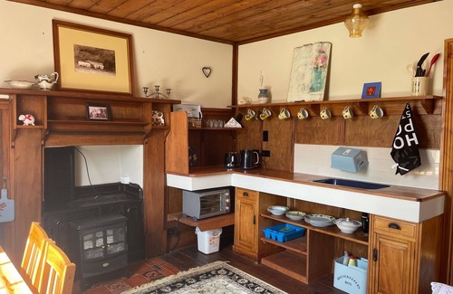 Dunedin Casa | Beautiful newly restored 1860s early settlers cottage