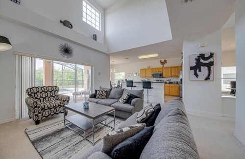 Highgate Park Villa | Beautiful Newly Decorated 2023 5 Bedroom Private Home near Disney