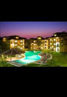 Tamarindo Apartamento | Beautiful newly refurbished 2 bedroom 2 Bathroom 2nd floor condo