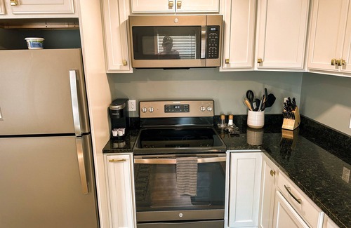 Lake Placid Apartamento | Beautiful Newly Remodeled Spacious Apartment STR-005604