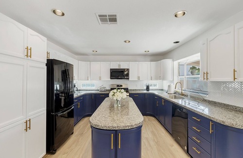 Rhodes Ranch Casa | Beautiful Newly Renovated 4 Bed House U024