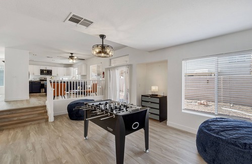 Rhodes Ranch Casa | Beautiful Newly Renovated 4 Bed House U024