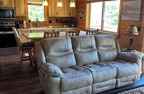 Marenisco Casa | Beautiful, newly renovated log lakefront home, 3BD, 2 BA, high speed WiFi