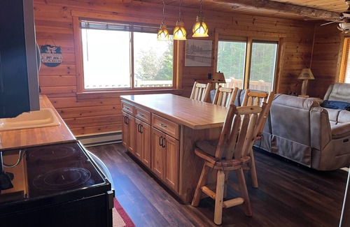 Marenisco Casa | Beautiful, newly renovated log lakefront home, 3BD, 2 BA, high speed WiFi