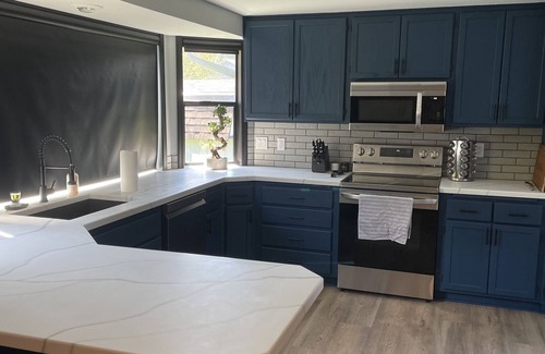 Alvadore Casa | Beautiful, newly-renovated three bedroom home!