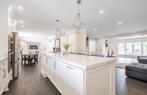 Kingsview Village Casa | Beautiful Oasis In the city with Heated Pool